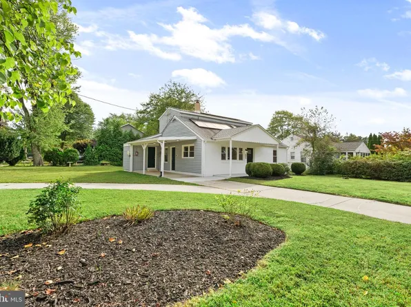 605 E Evesham Rd, Voorhees, NJ 08043