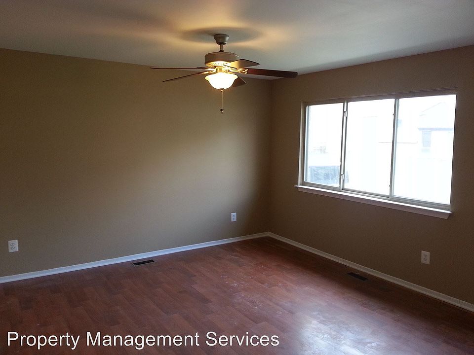 1st image of 32214 Hillsdale Ct