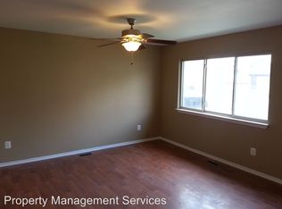32214 Hillsdale Ct, Westland, MI 48186