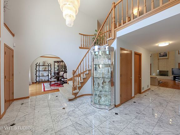 2nd image of 2115 Franklin Dr