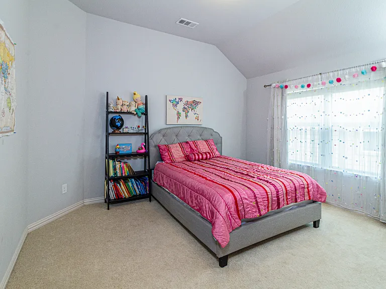 600 Wilshire Ln — Photo 17