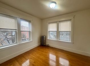 446 Appleton St #5R, Holyoke, MA 01040