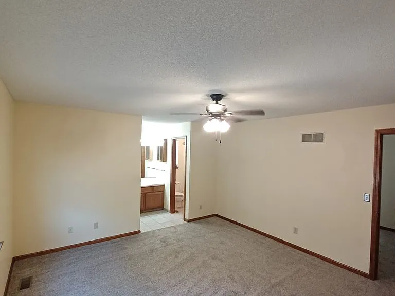 6308 SW 27th St — Photo 5