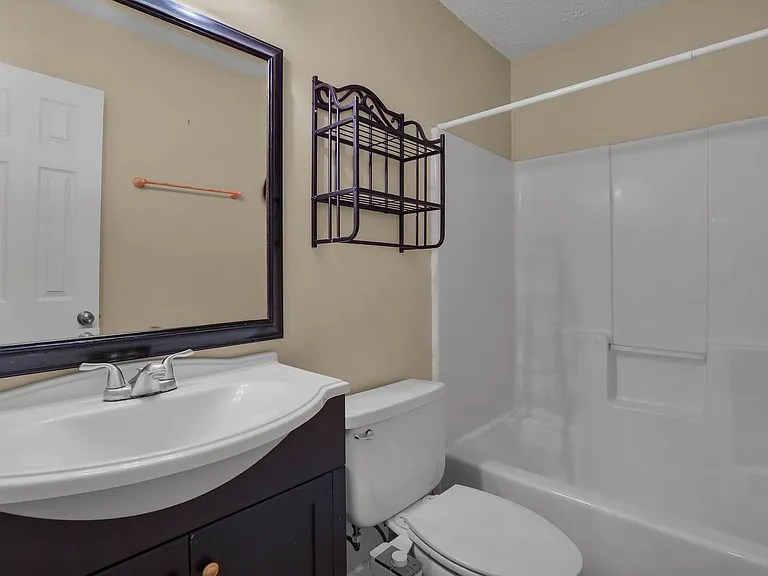 8 N Nicholson Cir — Photo 28
