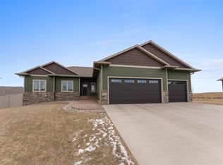 5917 W Whistler Ct, Sioux Falls, SD 57107