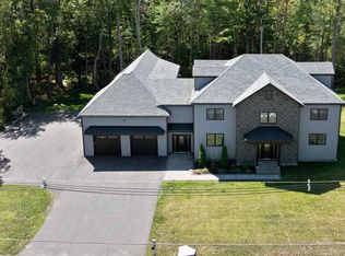 45 Hobbs Rd, Pelham, NH 03076