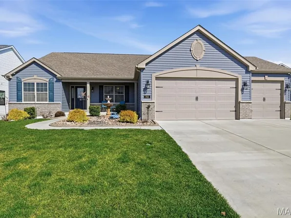 765 Bretton Trails Dr, Lake Saint Louis, MO 63367