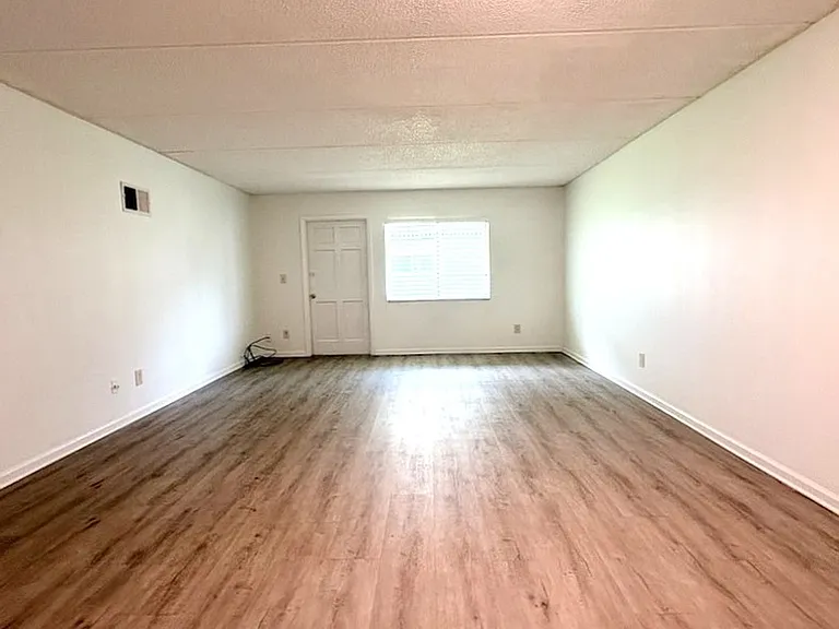 55 Vining Ct #114 — Photo 5