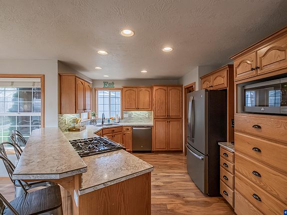 3rd image of 780 Mountain River Dr