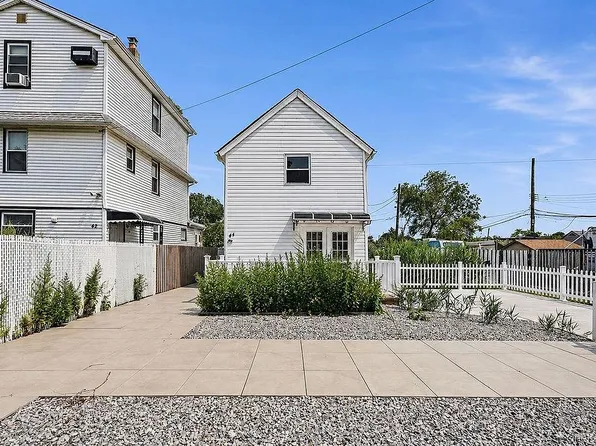 44 Broadway, Howard Beach, NY 11414
