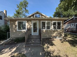 707 17th St NW, Minot, ND 58703