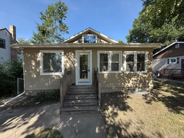 707 17th St NW, Minot, ND 58703