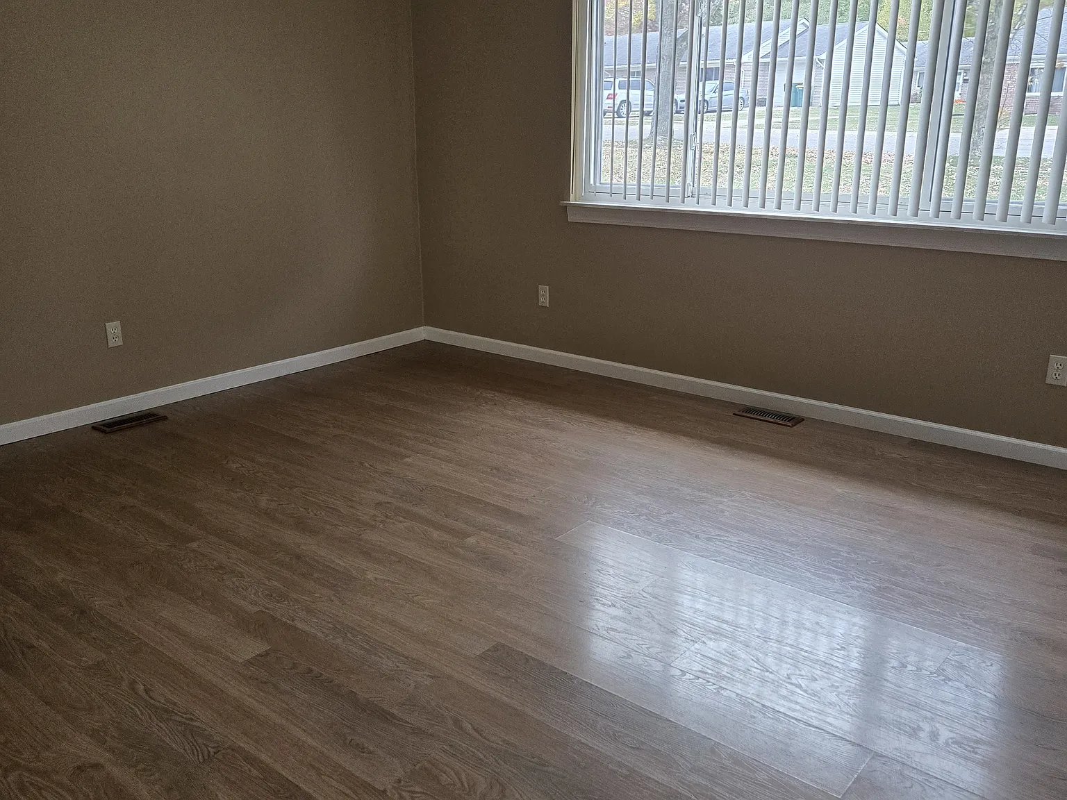 2 bed, 900 sqft, $1,500 — Photo 4