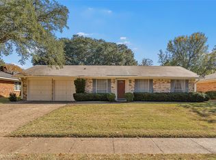 7325 Camelback Dr, Shreveport, LA 71105