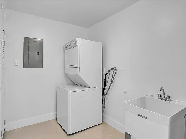 1013 SE 14th Ct — Photo 24