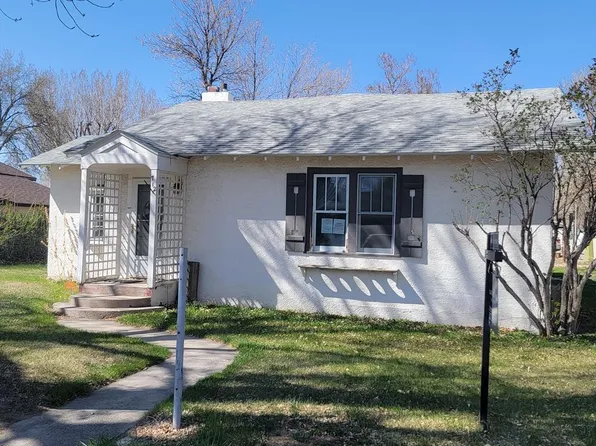 712 B St, Basin, WY 82410