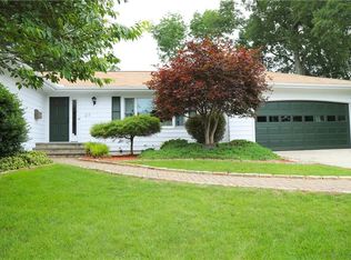 27 Blue Ridge Rd, Cranston, RI 02920