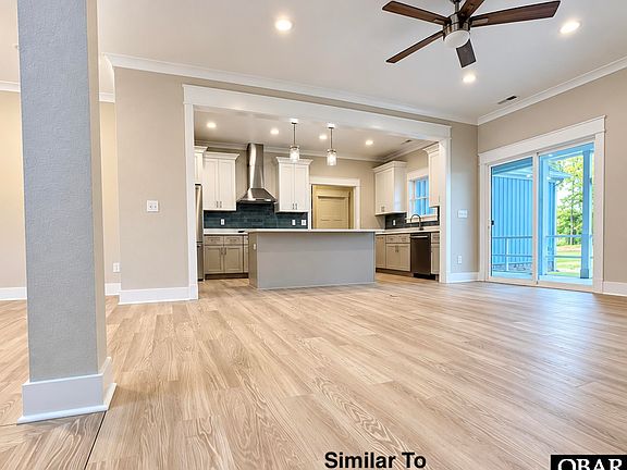 5th image of 362 South Rd #343