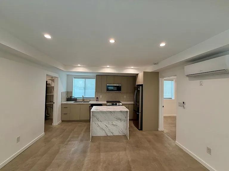 2821 Colorado Ave — Photo 9