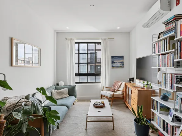 841 Dekalb Avenue image 1 of 14