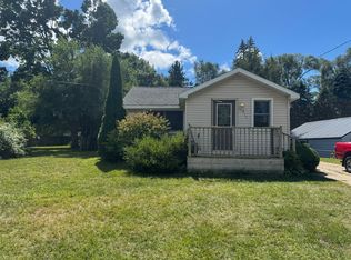 917 W Montcalm St, Greenville, MI 48838