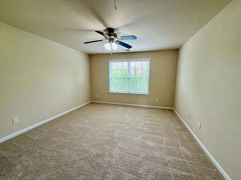 1009 Providence Forest Dr — Photo 20