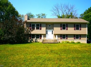 17 Compton Rd, Wantage, NJ 07461