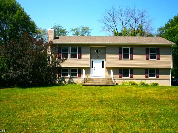 17 Compton Rd, Wantage Twp., NJ 07461