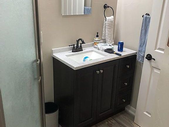 Guest bathroom 
