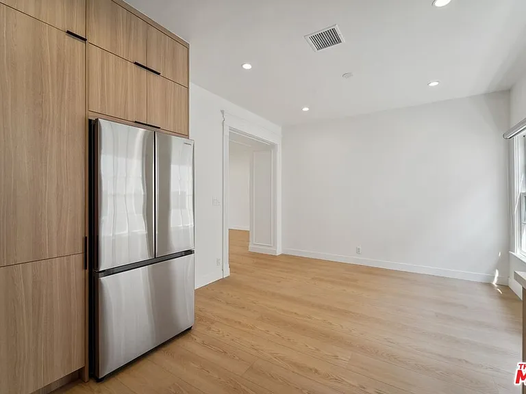 9122 W 3rd St — Photo 15