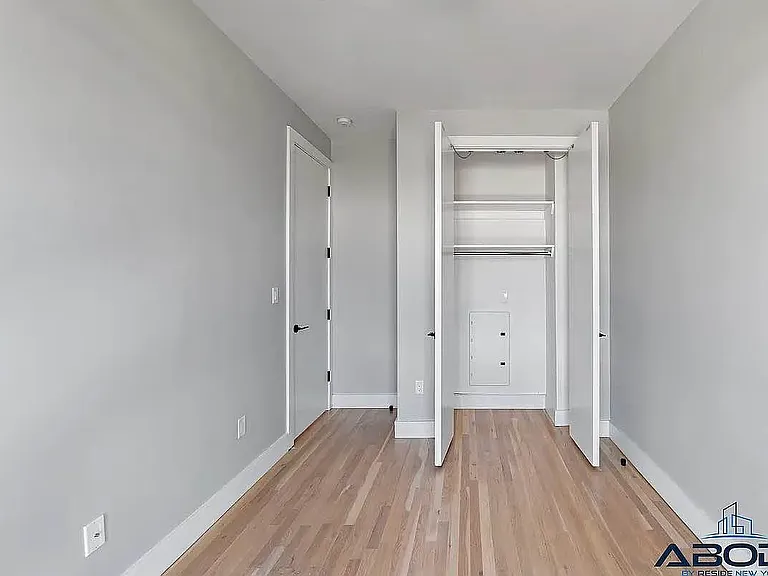 153 Erasmus St #2R — Photo 9