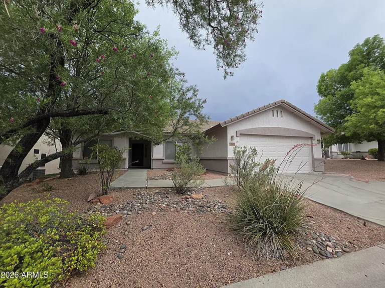 1825 W Desert Willow Dr — Photo 1