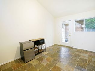 2448 N Beachwood Dr #7, Los Angeles, CA 90068