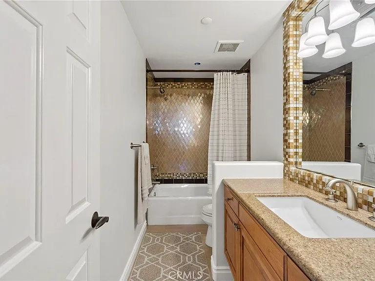 34403 Green Lantern St #2 — Photo 29