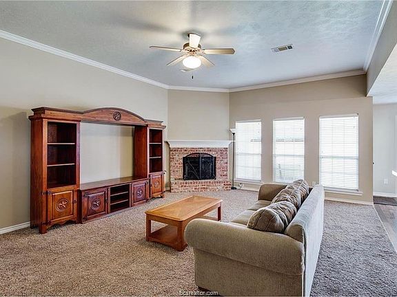 4th image of 1311 Markham Ct