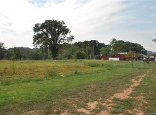 2001 Sugar Hill Rd, Marion, NC 28752