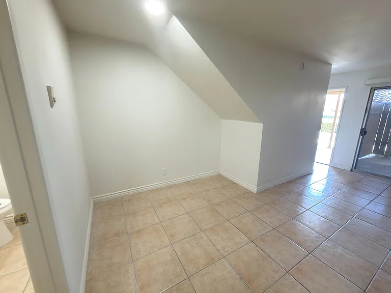 328 W Orangewood Ave #C — Photo 5
