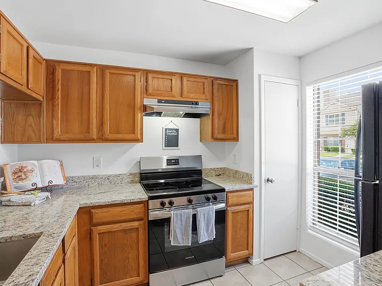 204 Samuel Blvd #I-3 — Photo 4