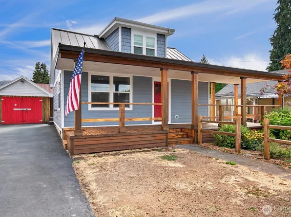 320 Roake Avenue NE, Castle Rock, WA 98611