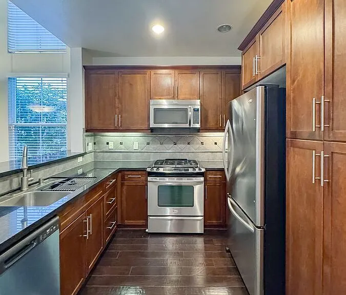 2349 Jefferson St #303 — Photo 4