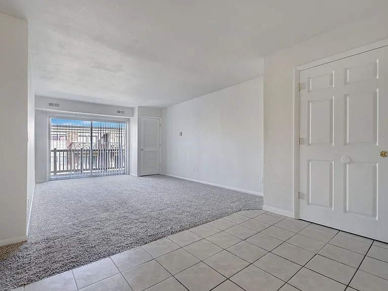 Lakeview Apartments — Photo 2