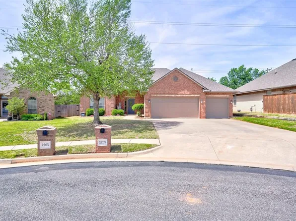 2209 Cedar Pointe Ct, Edmond, OK 73003