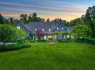 1190 W Garmon Rd, Sandy Springs, GA 30327