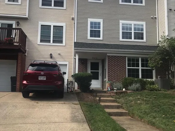 8010 Coachcrest Ct, Manassas, VA 20109