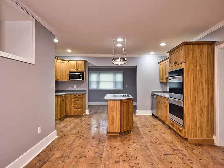 2753 Pleasant St #1 — Photo 9