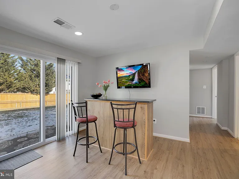 8418 Stonewall Dr — Photo 5