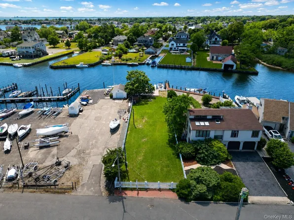 35 Shore Road, Amityville, NY 11701