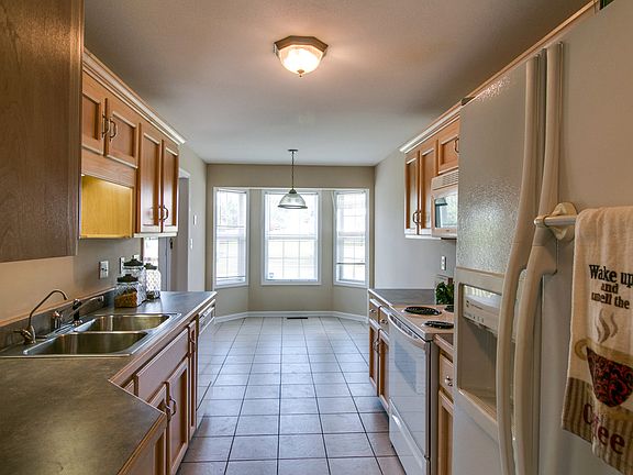 5th image of 3612 Millington Dr
