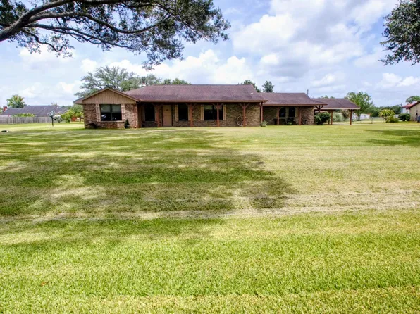 5201 W Zephyr Dr, Alvin, TX 77511