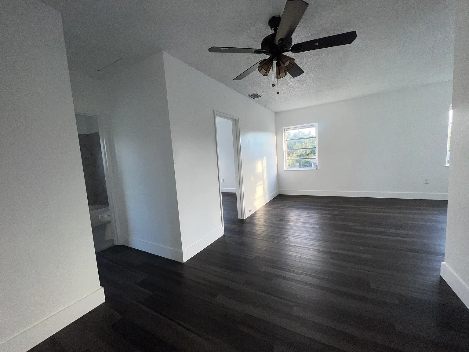 2331 NW 14th St — Photo 2